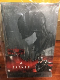 Ready! New Hot Toys MMS638 THE BATMAN 1/6 Regular Version Action Figure