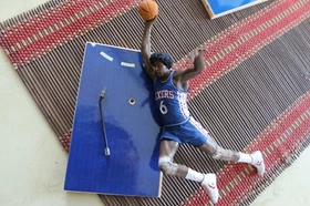 NBA LOOSE LEGENDS MCFARLANE: DR. J., BIRD, FRAZIER, THOMAS, WEST & WORTHY++