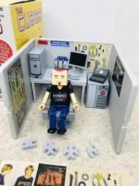739048116502 ACCOUTREMENTS Cubes Tim Set Office Figure #2