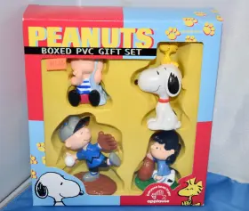 083361362178 APPLAUSE Peanuts Pvc Figures Set Snoopy Charlie