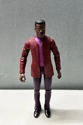 DEC064454 ART ASYLUM Star Trek Next Geordi Laforge Diamond
