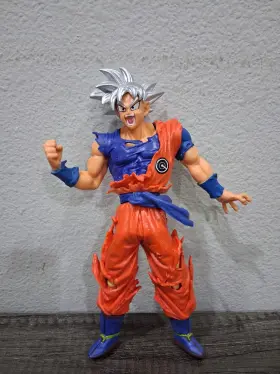 BND686299 BANDAI Figuarts Dragon Ball Goku Legendary Saiyan
