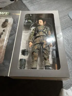 021105210682 BLUE BOX Elite Force Figure Corporal Wolfgang