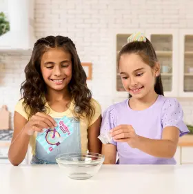 445050622681 COOKEEZ MAKERY Freezy Cakez Mix Decorate Friend #3