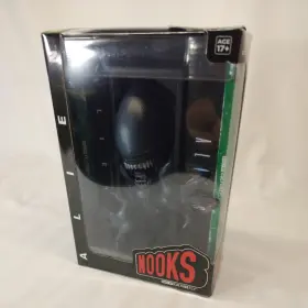 840070963443 CULTUREFLY Culture Alien Book Nook Xenomorph