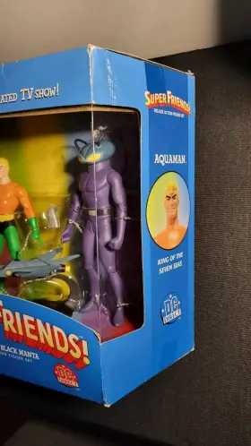 761941237480 BLACK Friends Aquaman Manta Deluxe Figure Box #2