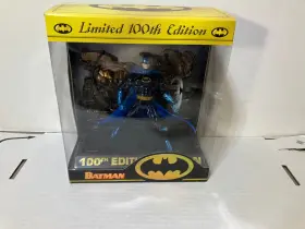 076281640846 DC COMICS Batman Action Figure Kenner Hasbro