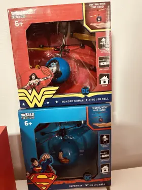 33225 DC COMICS Wonder Woman Ufo Flying Ball Toys