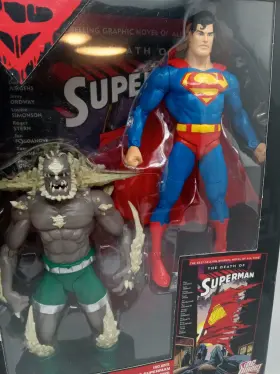781401215743 DC DIRECT Superman Vs Doomsday Collector Set #2