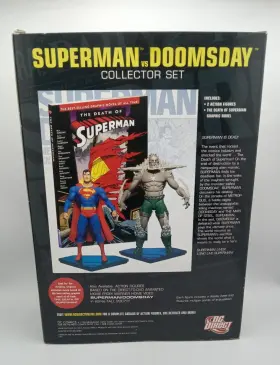 781401215743 DC DIRECT Superman Vs Doomsday Collector Set #3