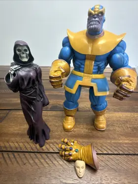 10779 DIAMOND SELECT Marvel Thanos Lady Death Action Figure