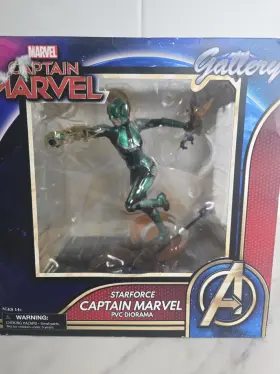 DC83452 DIAMOND SELECT Marvel Gallery Captain Movie Starforce