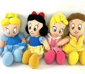 412056778312 DISNEY Cuddle Kingdom Princess Doll