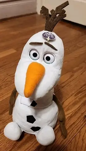 886144325663 DISNEY Olaf Frozen Spring Surprise Talking Pop