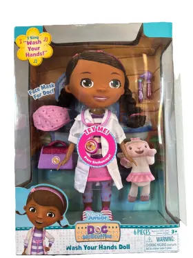 92615-92616 DISNEY Junior Doc Mcstuffins Wash Singing Doll