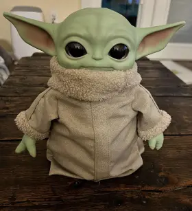 GWD85 DISNEY Star Wars Mandalorian Yoda Child Action Figure