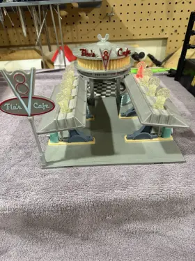 H8880 DISNEY PIXAR Flos Cafe Gas Station Playset Lights