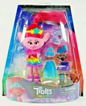 PN00045921 DREAMWORKS Trolls Tour Fashion Celebration Poppy