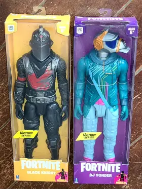 08880 EPIC GAMES Fortnite Victory Knight Dj Yonder Posable