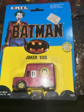 2494 ERTL Die Cast Batman Joker Van