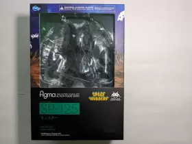 571245299451 FIGMA Space Invaders Monster Figure