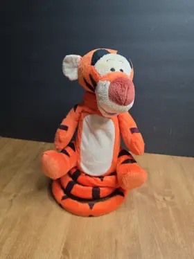 J2585 FISHER PRICE / JUST PLAY Turbo Tail Tigger Interactive