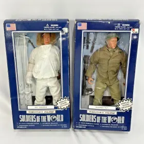 98410 FORMATIVE INTERNATIONAL Soldiers Ski Trooper Bazooka