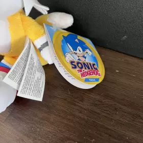 77346 GREAT EASTERN ENTERTAINMENT Sonic Hedgehog Holding Its #2