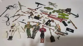 038976811214 HASBRO Gi Joe Sgt Savage Action Figure Weapons