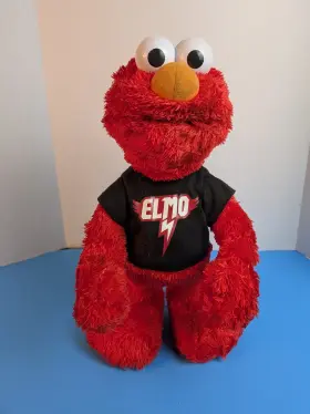 32452 HASBRO Lets Elmo Dancing Singing Toy Great