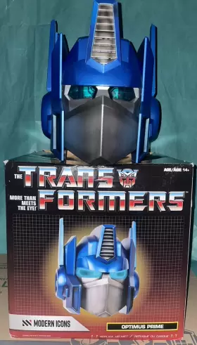 98432 HASBRO Gamestop Icons Transformers Optimus Prime Helmet