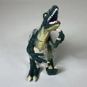 JP13 HASBRO AMBLIN Jurassic Park Lost Velociraptor Cyclops #3