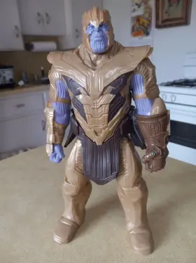 E4018 HASBRO Thanos Marvel Avengers Endgame Titan Hero Power