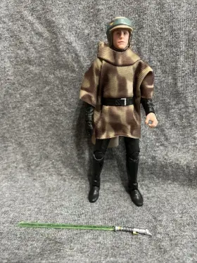E9360 HASBRO Star Wars Scale Luke Skywalker Endor Figure