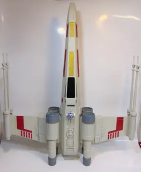 C-2604 HASBRO EUROPE UK EDITION Star Wars Giant Wing Fighter