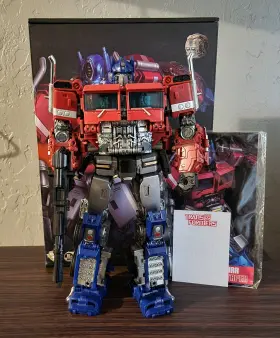 F5904 HASBRO Mw Wizard God War Oversized Studio Optimus Prime