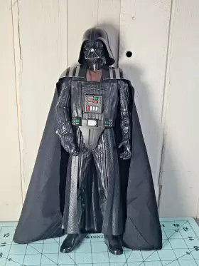 F5955 HASBRO Star Wars Galactic Action Darth Vader Figure Yo