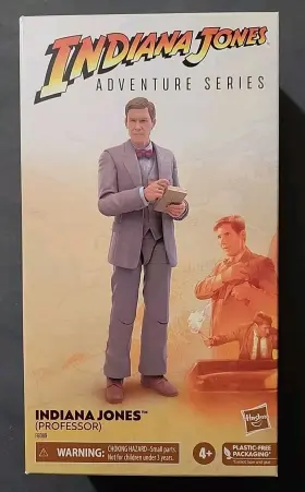 F6089 HASBRO Jones Adventure Professor Action Figure