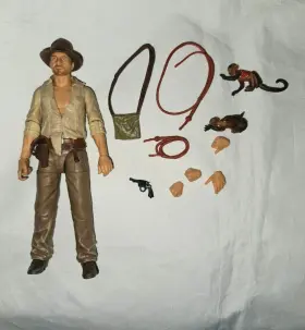 F8527 HASBRO Jones Adventure Cairo Action Figure