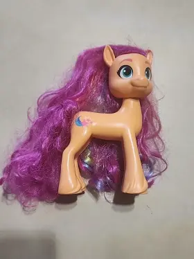 TOY1001 HASBRO Sunny Starscout Pony Mlp Brushable Figure