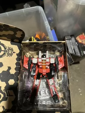 WFC-GS02 HASBRO Transformers Generations Select Wing Action