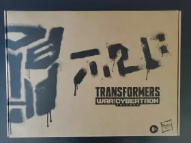 WFC-GS17 HASBRO Transformers Shattered Glass Optimus Prime