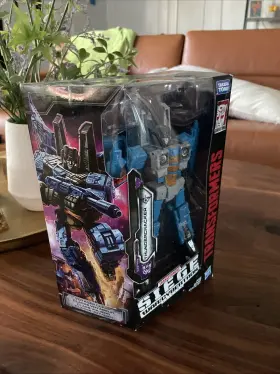 WFC-S39 HASBRO Takara Transformers War Cybertron Siege