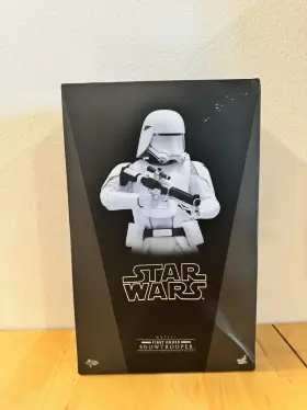 MMS321 HOT TOYS First Snowtrooper Star Wars Force Awakens