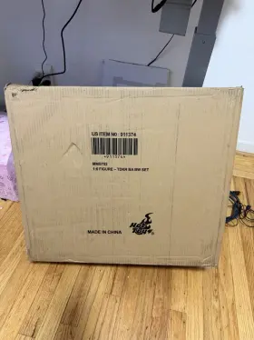 MMS702 HOT TOYS Batman Armory Collectible Action Figure Set