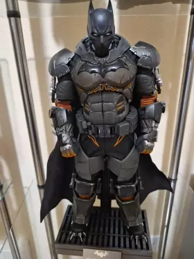 VGM52 HOT TOYS Batman Xe Suit Scale Action Figure