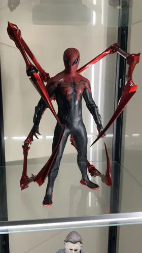 VGM61 HOT TOYS Marvels Scale Figure Peter Parker Superior