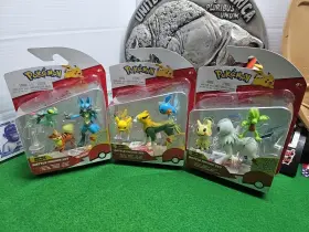 PKW0142 JAZWARES Pokemon Battle Action Figure Total