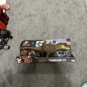 GWN38 JURASSIC WORLD Tyrannosaurus Rex Stomp Escape Dino Camp