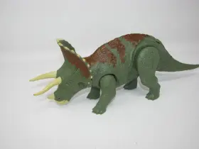 HDX34 JURASSIC WORLD TOYS Dominion Roar Strikers Triceratops #2